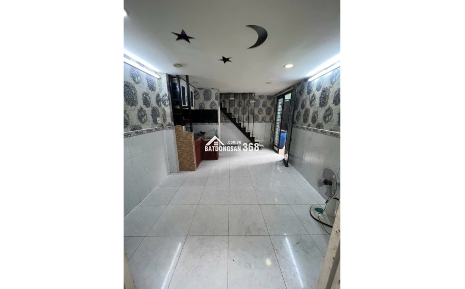 Bán nhà Âu Cơ 18m2 , 3 tầng 2PN SHR chỉ 2 tỷ 1